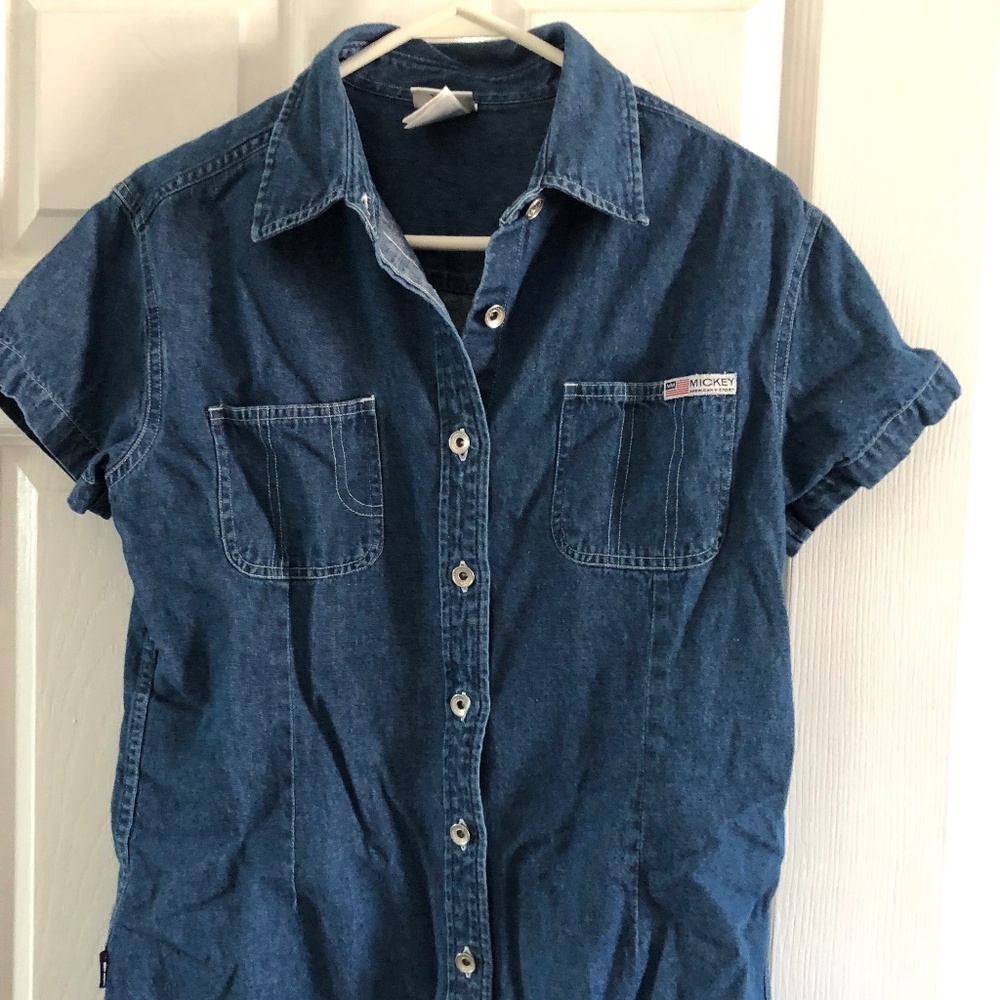 DISNEY STORE Woman’s Medium Short Sleeve blouse top MICKEY AMERICAN SPIRIT USA